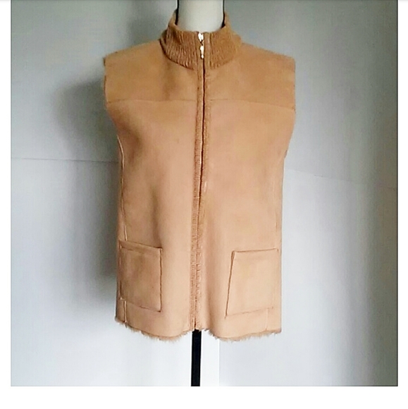 🌹 LISA INTERNATIONAL | Tan Vest - Picture 1 of 8